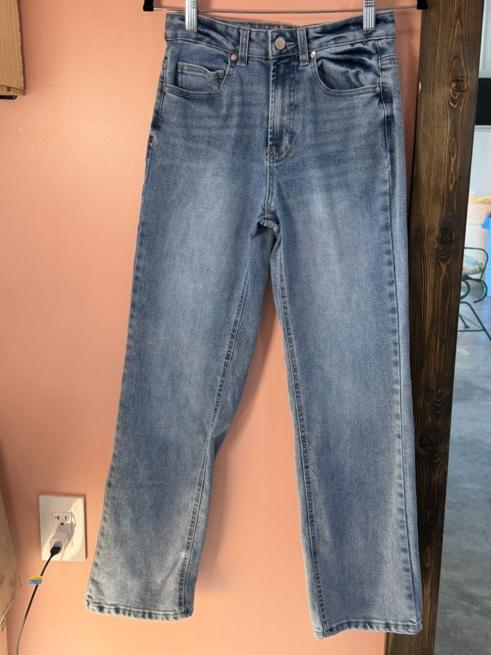 Oat Jeans – Size 2/26 – High‑Rise Straight – Medium Wash – Excellent Condition